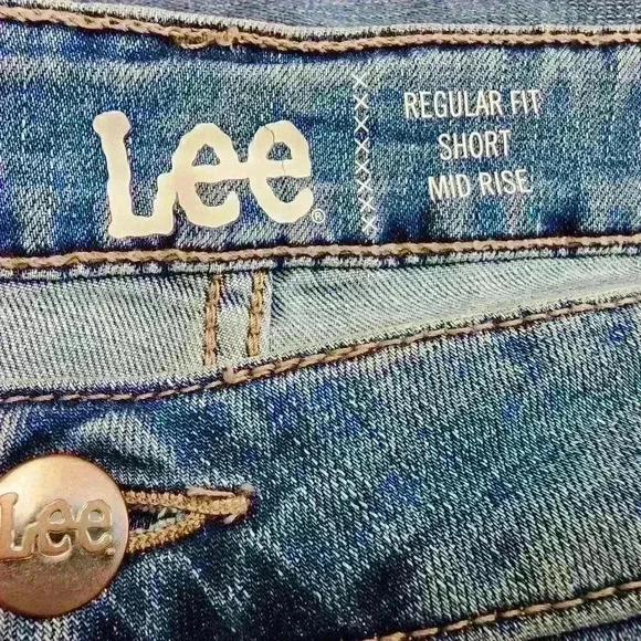 Lee Womens Plus Size 22M Midrise 5" Cuffed Shorts Regular Fit Blue Denim Stretch - Picture 8 of 8